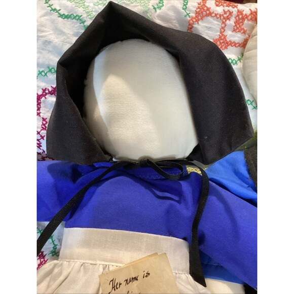 Faceless Handmade Amish Dolls Man & Woman in Traditional Amish Blue & Black - Picture 7 of 14